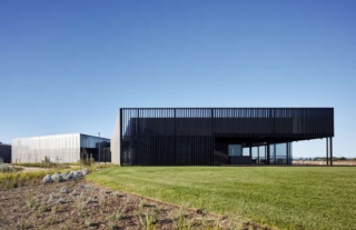 AGT Southern Crop Breeding Centre | Design: Ashley Halliday Architects | Image: Sam Noonan | Builtworks.com.au